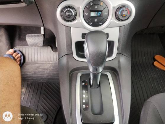 FORD FIESTA 1.6 SE HATCH 16V FLEX 4P POWERSHIFT
